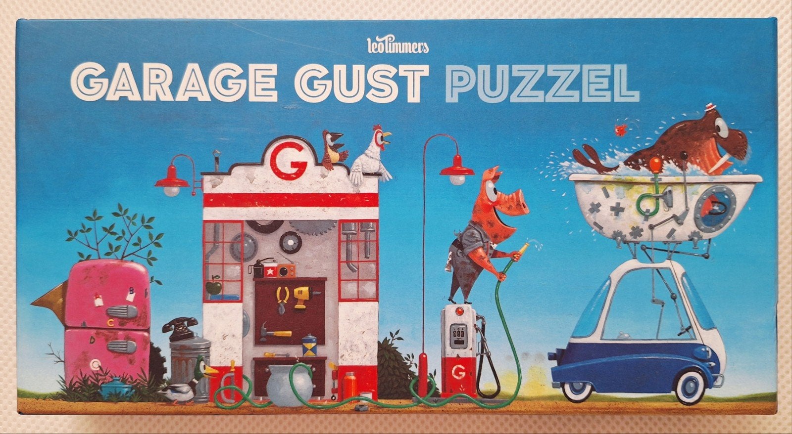 Leo Timmers Garage Gust Puzzel met Vespa Ape en BMW Isetta, Ophalen of Verzenden, 10 tot 50 stukjes, Zo goed als nieuw, 4 tot 6 jaar