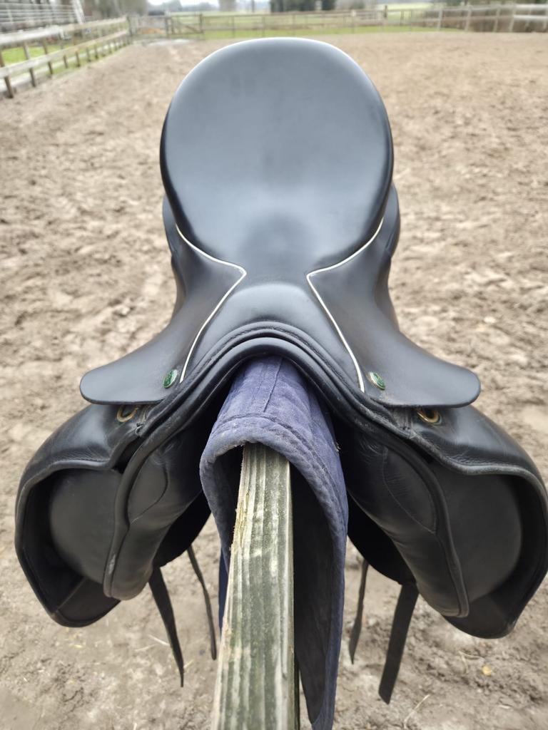 Hulsebos WB 3 18 inch, Dieren en Toebehoren, Paarden en Pony's | Zadels, Dressuur, Ophalen of Verzenden