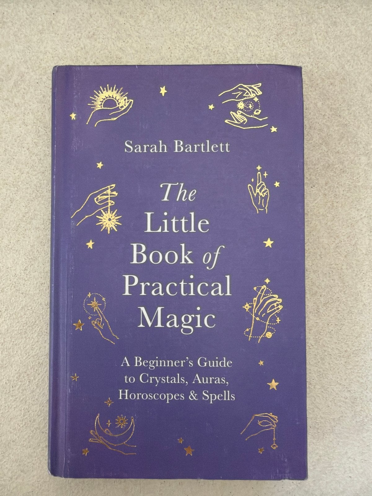 The Little Book of Practical Magic - Sarah Bartlett, Ophalen of Verzenden, Zo goed als nieuw, Spiritualiteit algemeen, Instructieboek