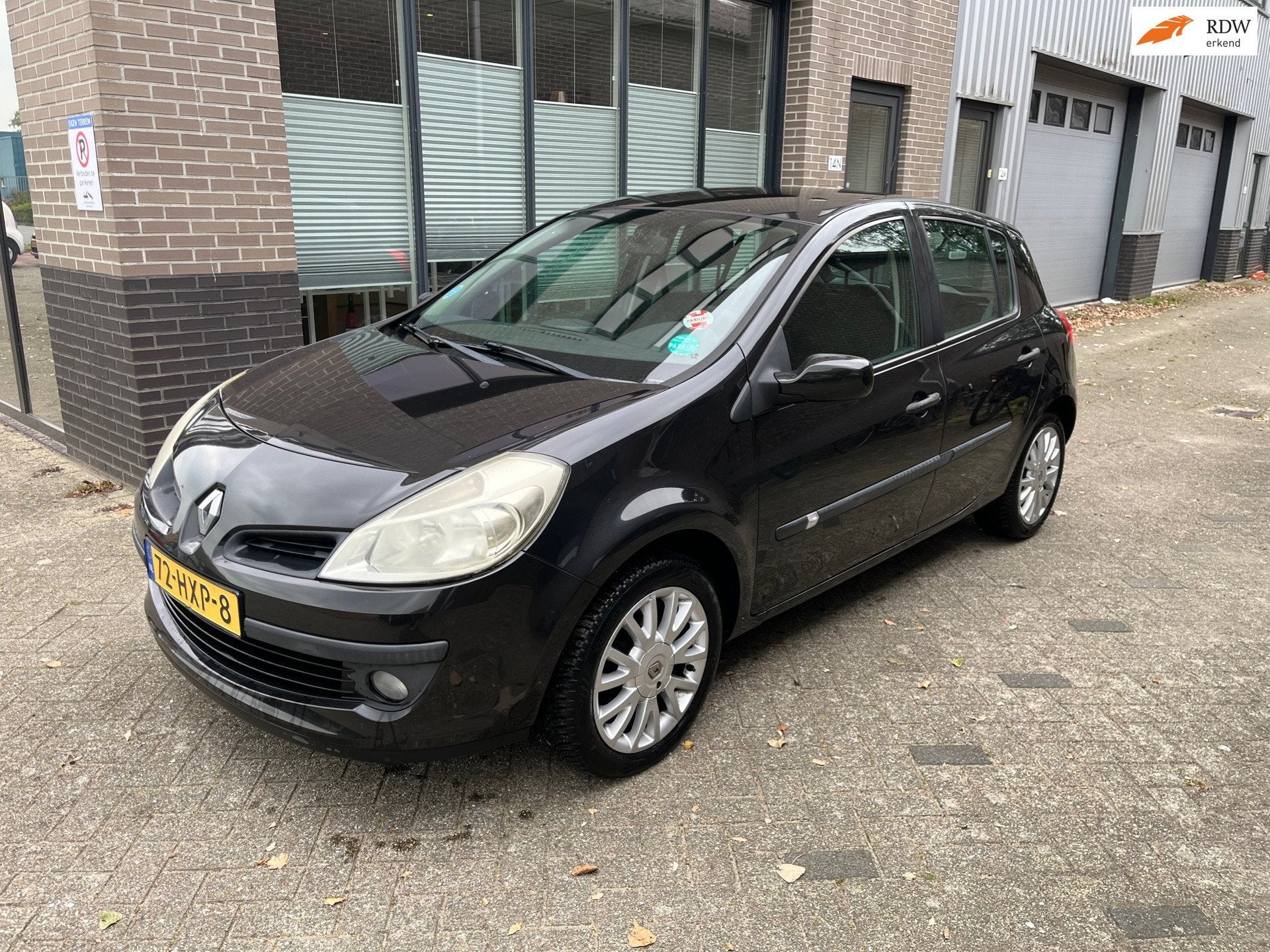 Renault Clio 1.2-16V Collection! Airco! Boekjes! NW APK!, Auto's, Voorwielaandrijving, Dealer onderhouden, Gebruikt, 4 cilinders