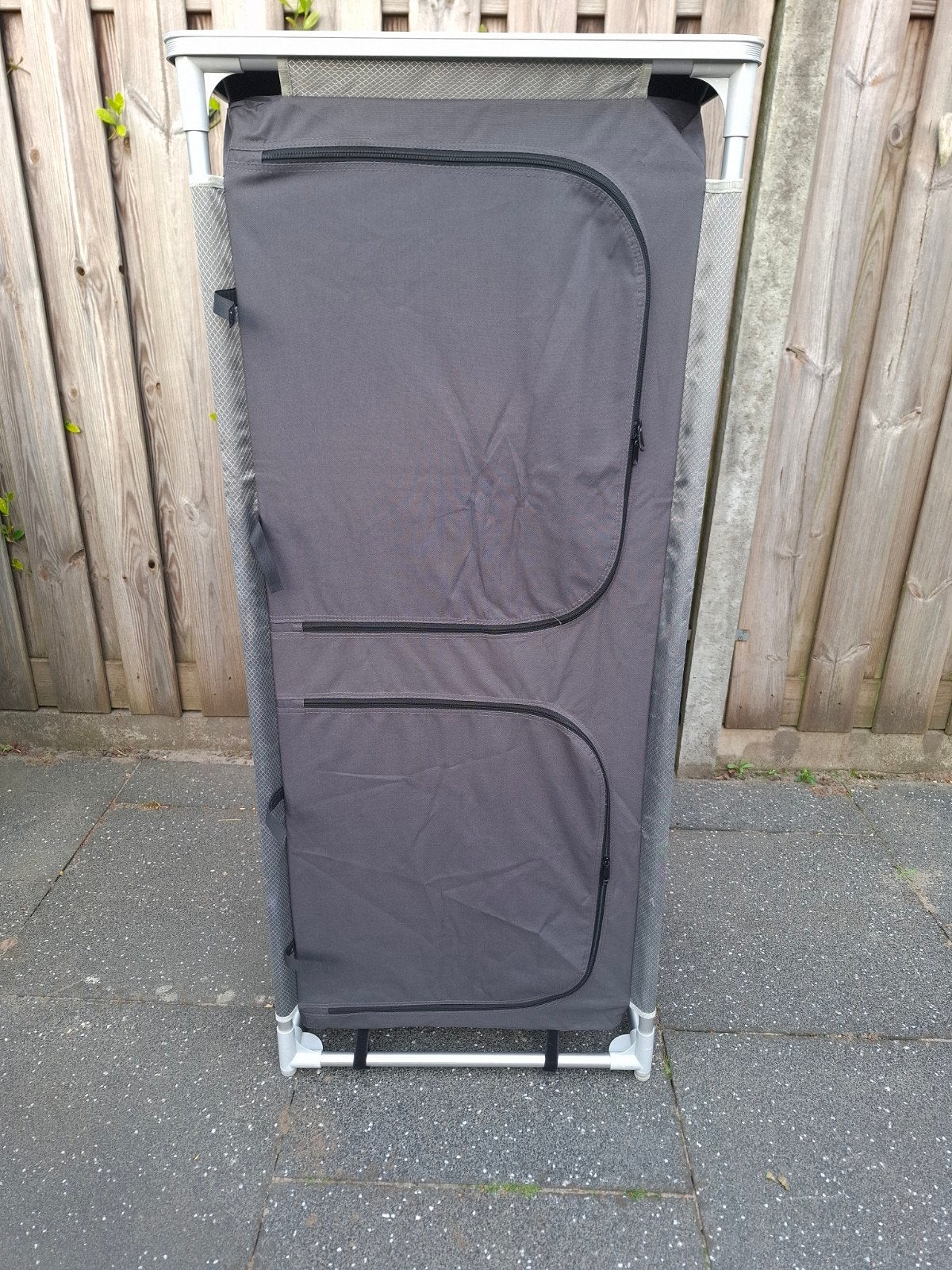 Campingkast met 4 planken, Ophalen, Zo goed als nieuw