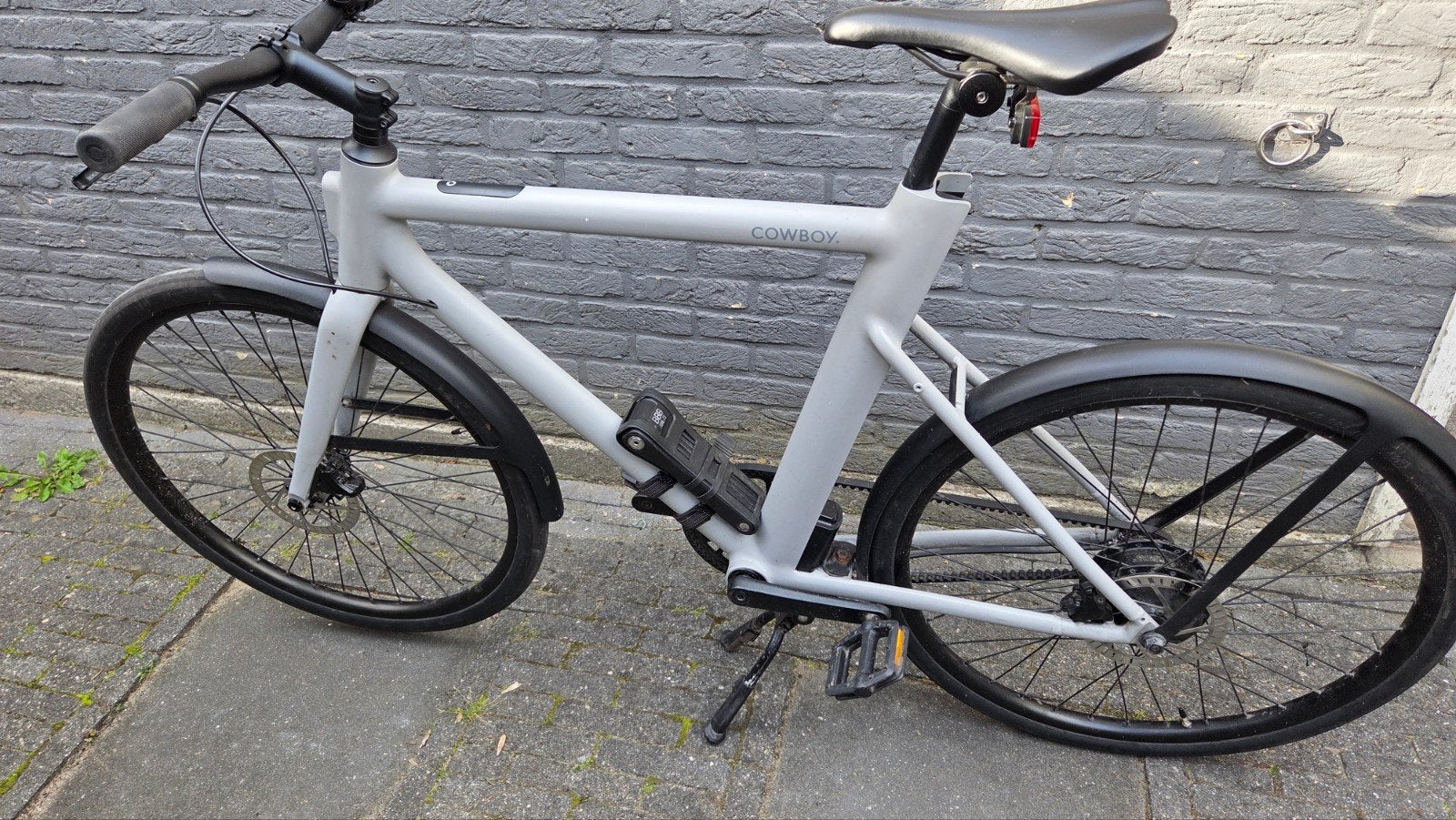 Cowboy C3 E-bike - Lichtgrijs - Gebruikt, Fietsen en Brommers, Elektrische fietsen, Ophalen, Gebruikt, 50 km per accu of meer