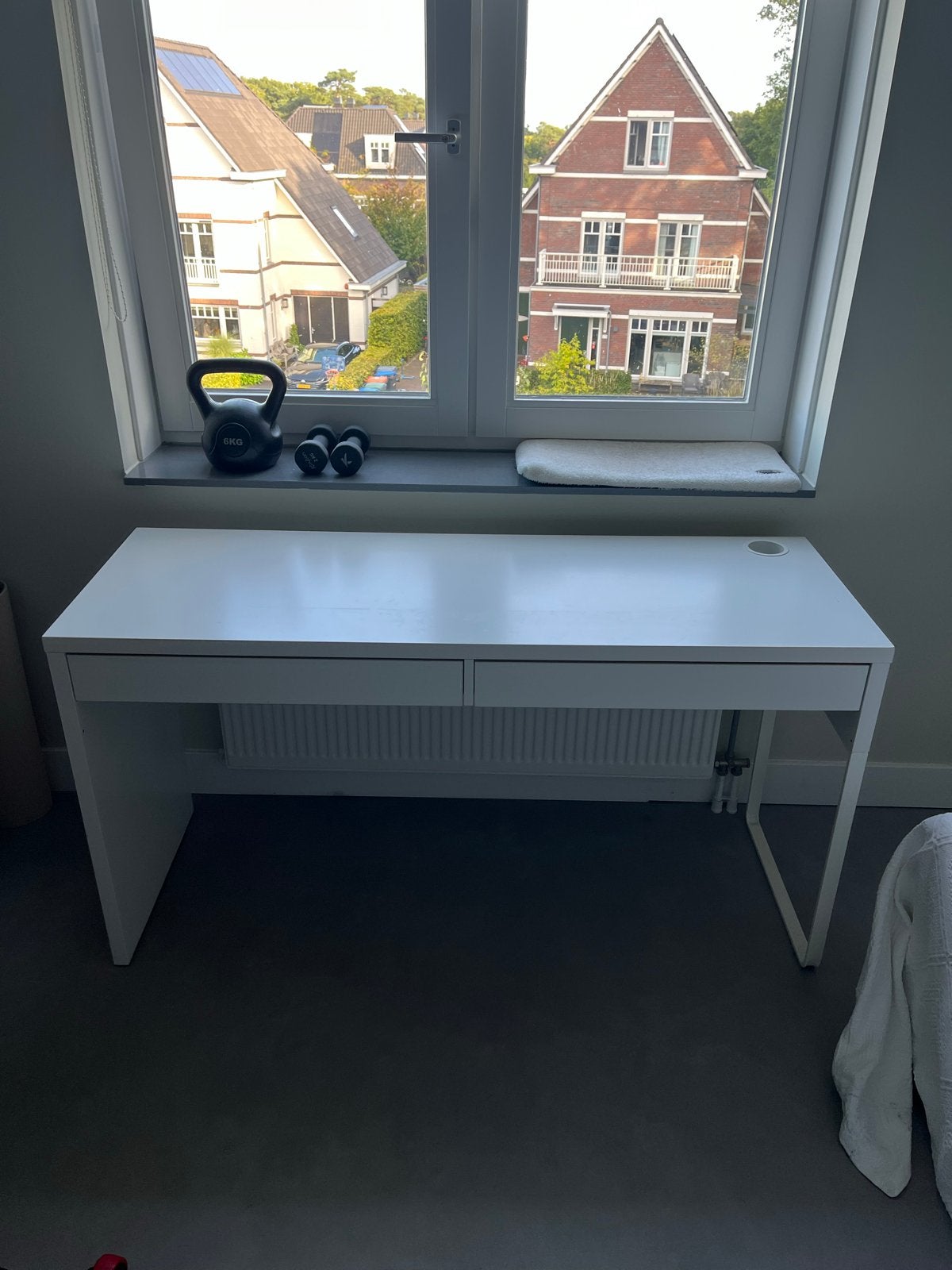 IKEA Micke wit bureau, Ophalen, Gebruikt, Met lades, Spaanplaat of MDF
