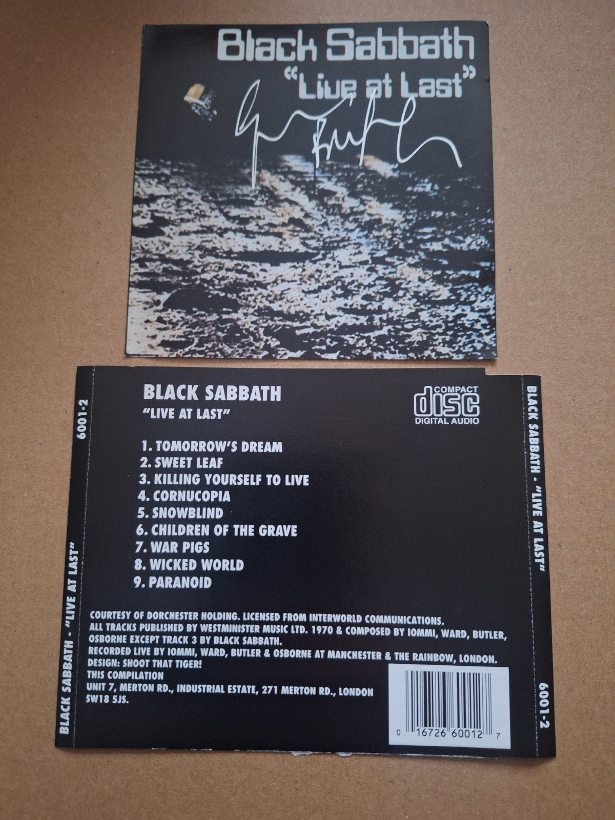 Black Sabbath - Live at Last CD signed by Geezer Butler, Cd's en Dvd's, Verzenden, Gebruikt, Rock, Live-album
