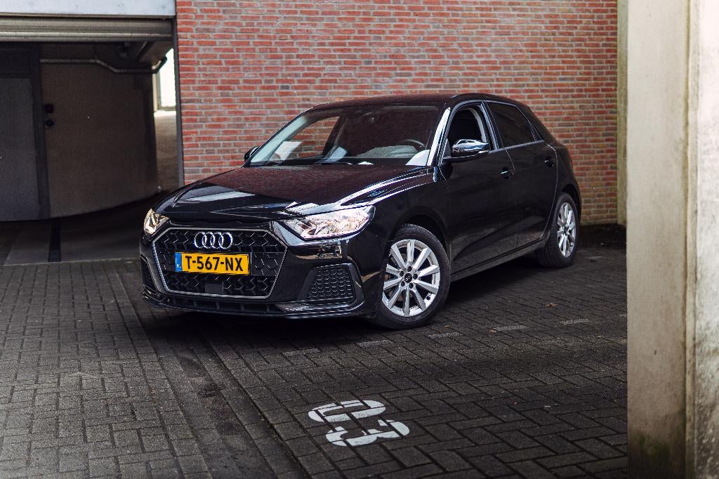 Audi A1 Sportback 30 TFSI S Tronic Automaat 2021 Zwart, Auto's, Stof, A1, Bedrijf, 19 km/l