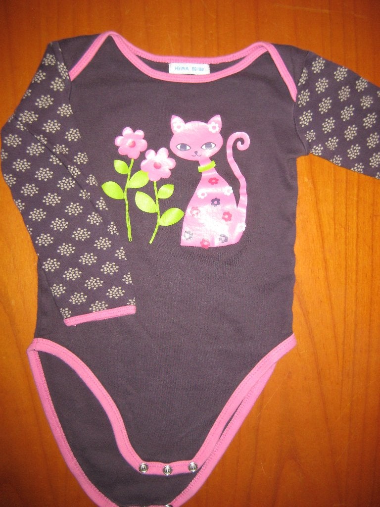 Paarse body met kat, 86/92, HEMA (372), Kinderen en Baby's, Babykleding | Maat 86, Ophalen of Verzenden, Zo goed als nieuw, Meisje