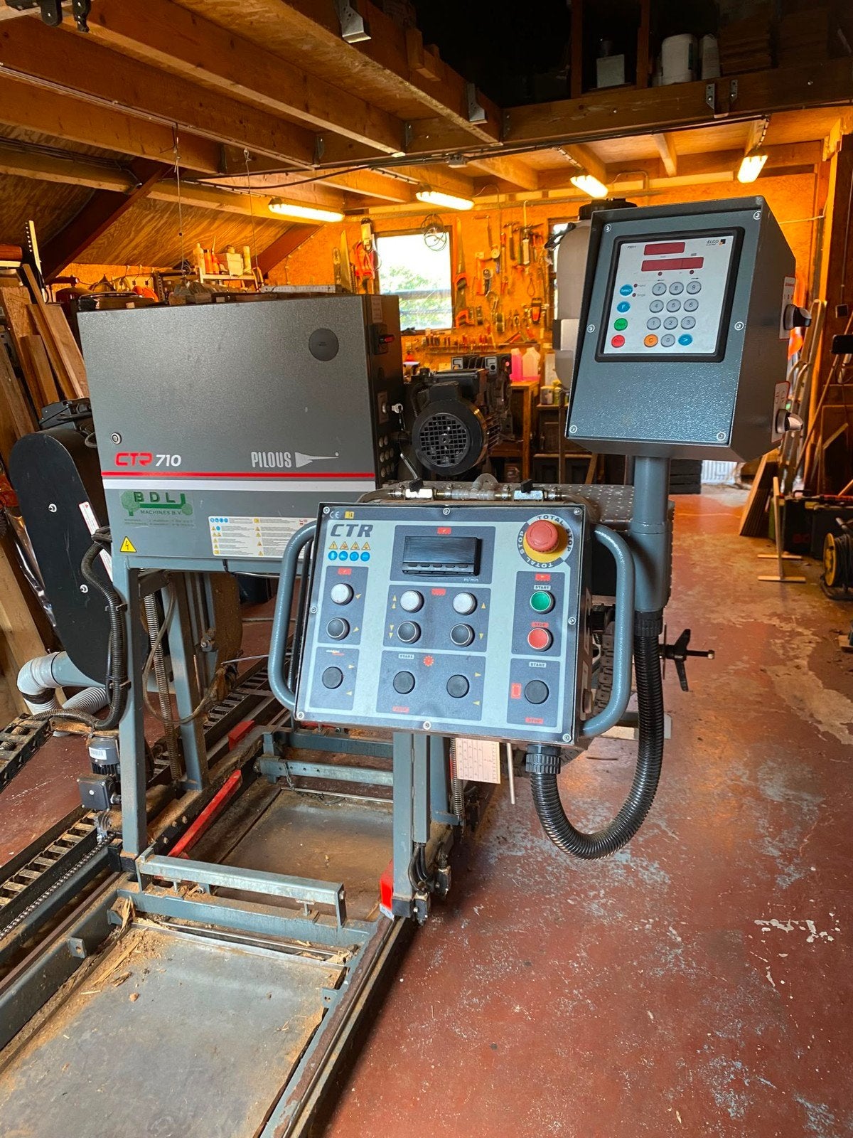 Pilous ctr 710 lintzaag boomstammen brandhout bomenklem, Ophalen, 1200 watt of meer, Lintzaag, 70 mm of meer