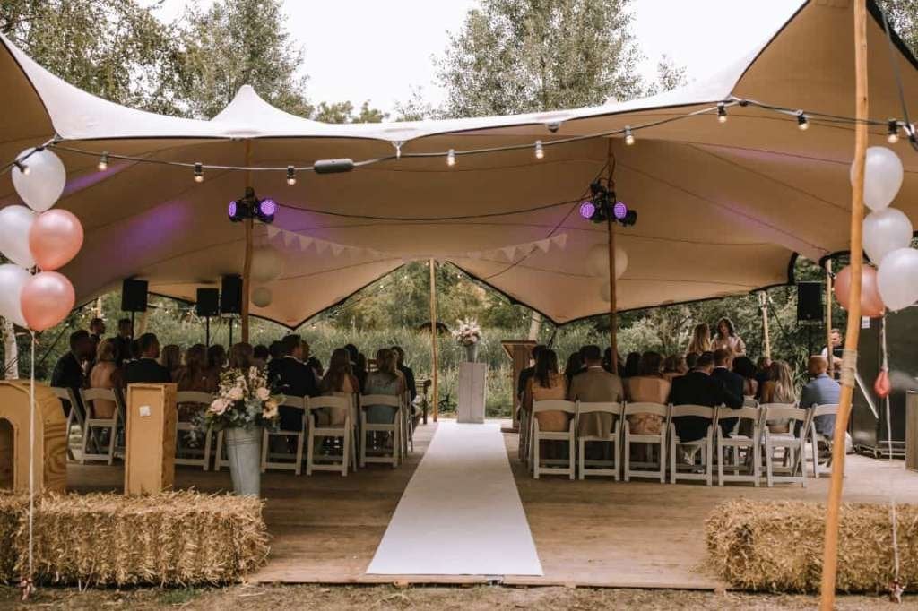 Foto 13 van Stretchtent 10x15m Huren | Met Luxe Zijwanden