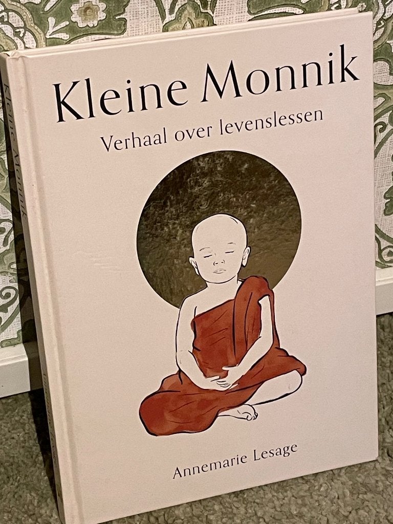 KLEINE MONNIK ( boek ) Annemarie Lesage, Boeken, Ophalen of Verzenden, Zo goed als nieuw