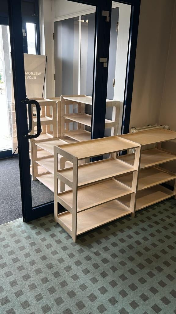 Diverse montessori speelgoedkasten uit een filmset, Ophalen, Jindl, Kast, Info@jindl.nl