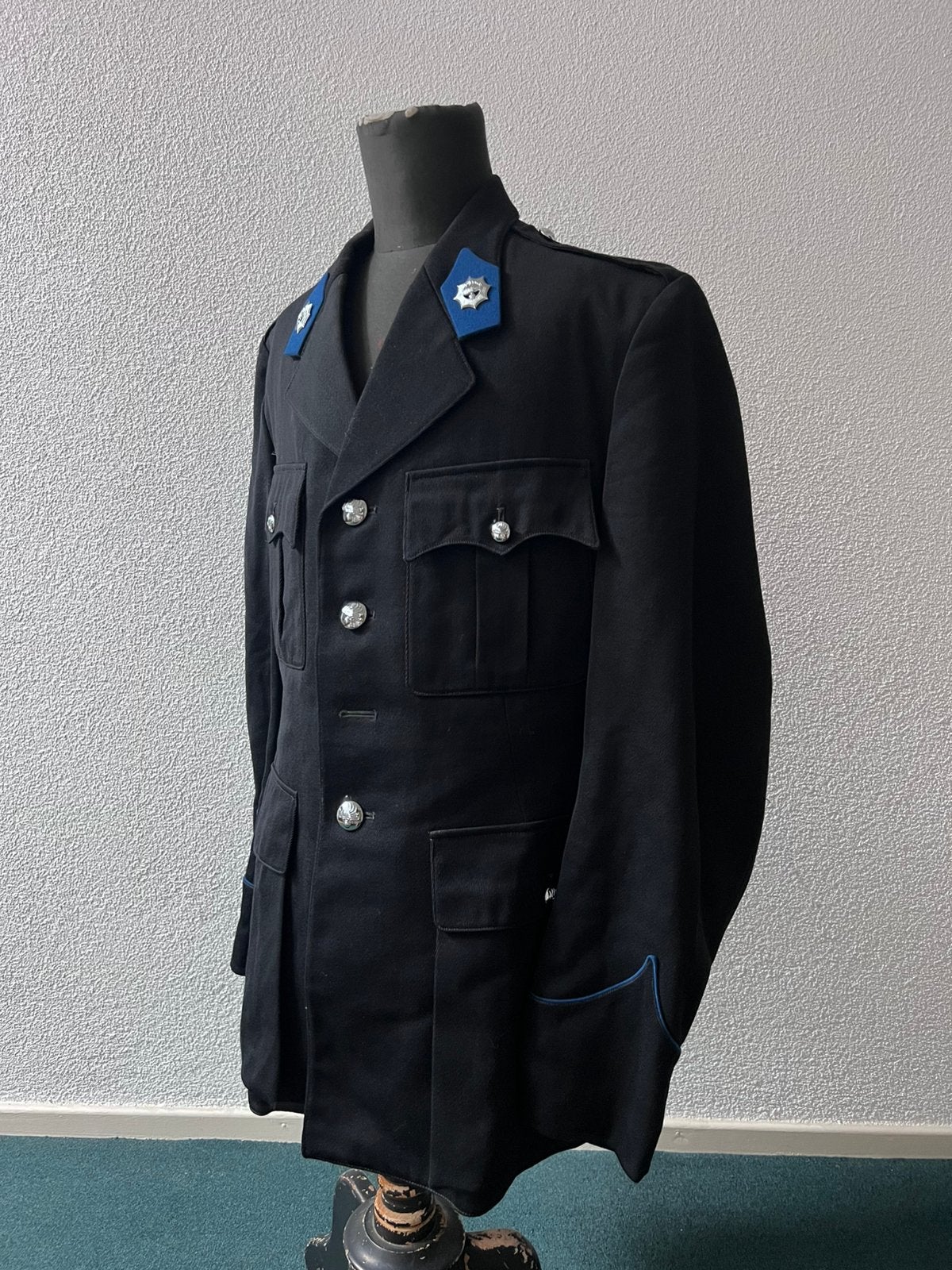 Uniform Rijkspolitie jas met twee broeken, Ophalen of Verzenden, Overige soorten, Nederland, Kleding of Schoenen
