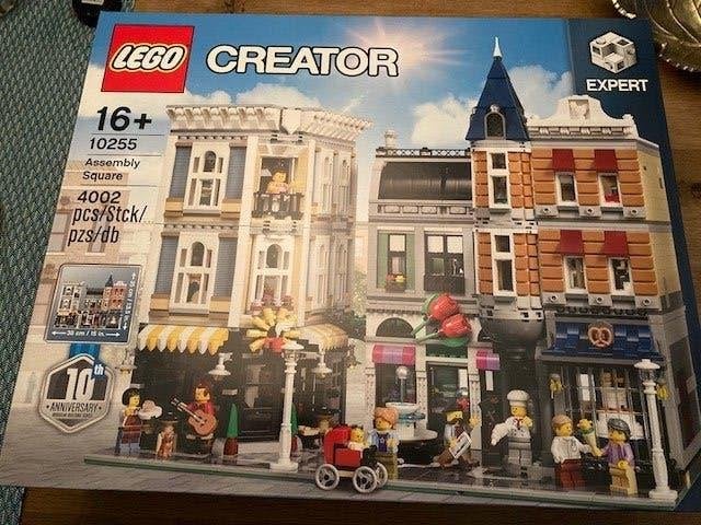 10255 LEGO Assembly Square (NIEUW), Compleet, Lego, Nieuw, Ophalen of Verzenden