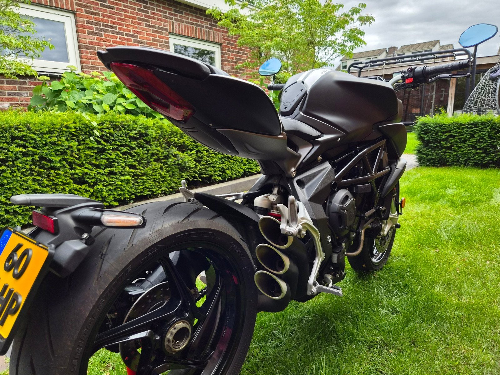 MV Agusta Brutale - Krachtige Naked Bike, Motorrijbewijs A, Gebruikt, 3 cilinders, Meer dan 35 kW