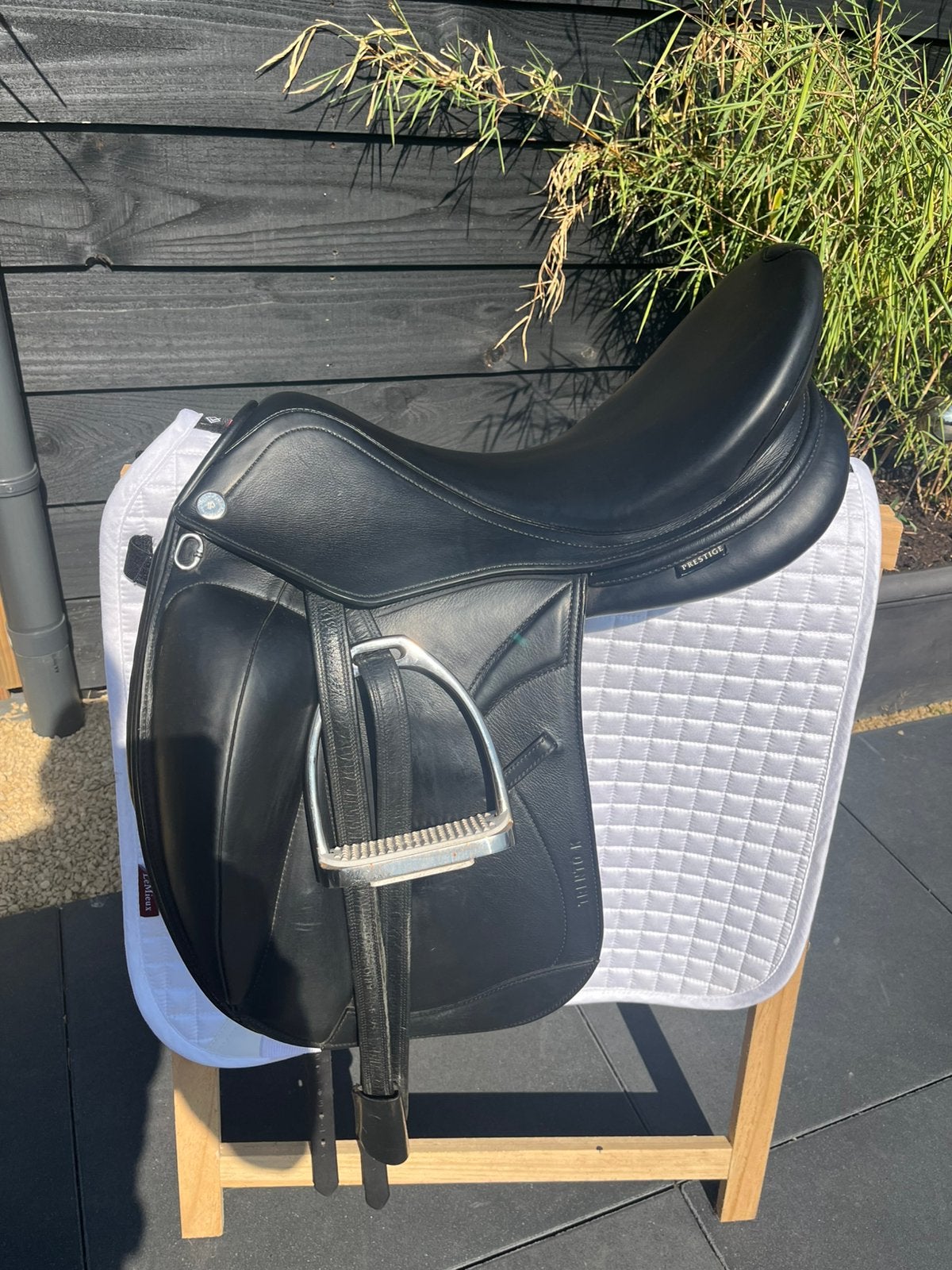 PRESTIGE Trento dressuurzadel. 17 inch, boom 33., Dieren en Toebehoren, Ophalen, Zo goed als nieuw, Dressuur