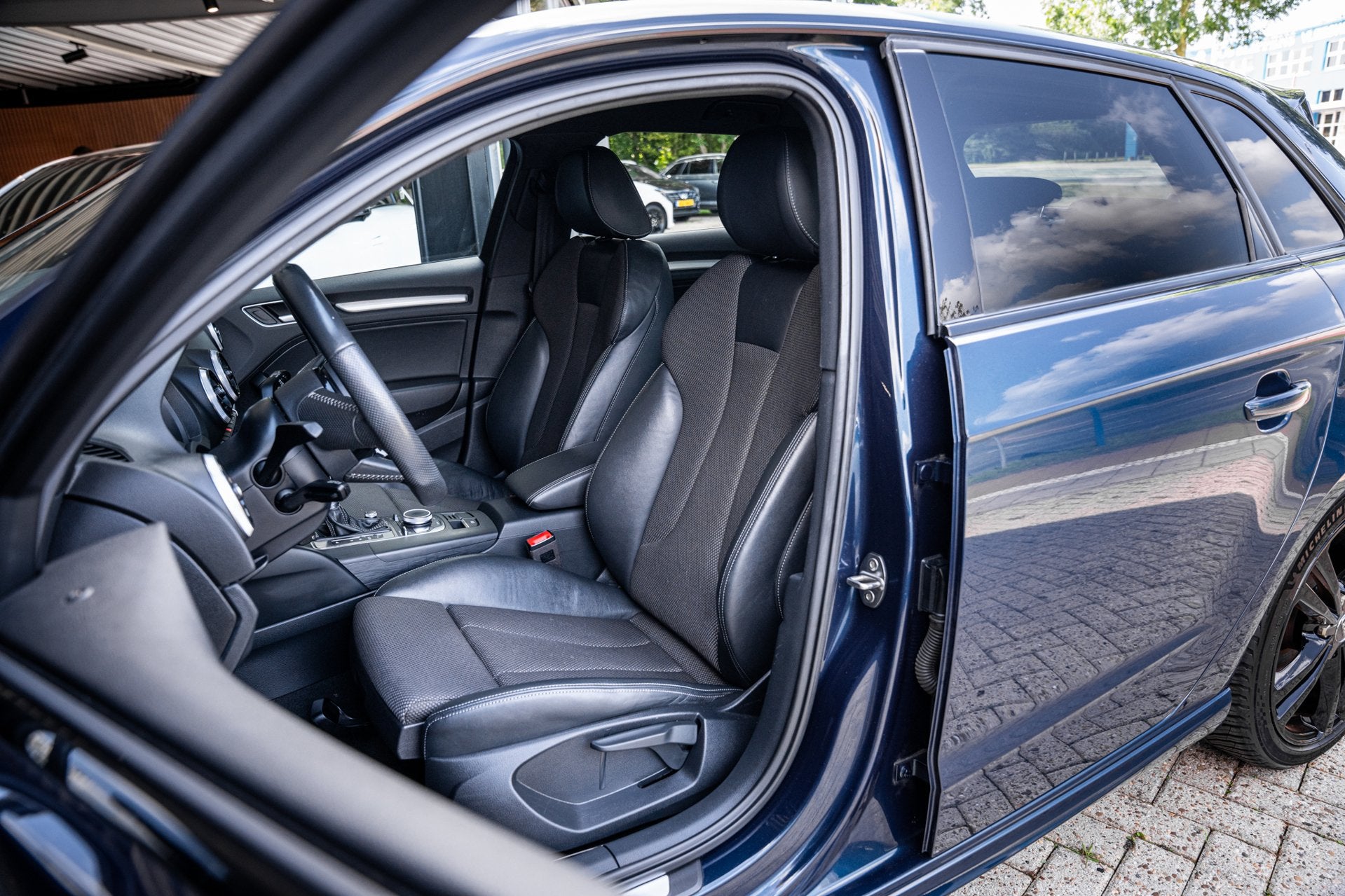 Audi A3 Sportback 35 TFSI CoD Advance Sport|3X S-Line|Dig Co, Auto's, 4 cilinders, 150 pk, Blauw, Leder en Stof