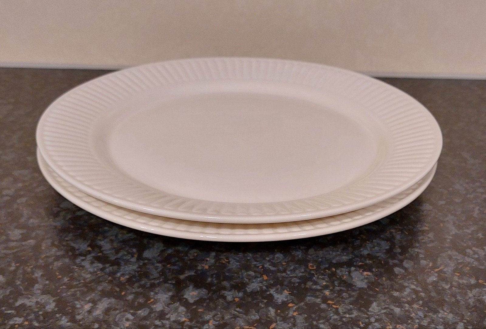 2 Serveer borden crème ca.30cm, Ophalen of Verzenden, Zo goed als nieuw, Bord(en), Overige stijlen