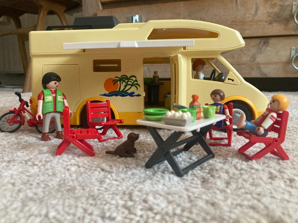 Playmobil camper met gezin, Ophalen of Verzenden, Zo goed als nieuw, Complete set