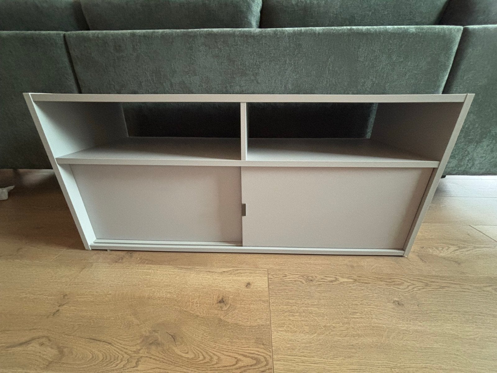 Minimalistisch TV-meubel met schuifdeuren, Ophalen, 50 tot 100 cm, Zo goed als nieuw, Minder dan 100 cm