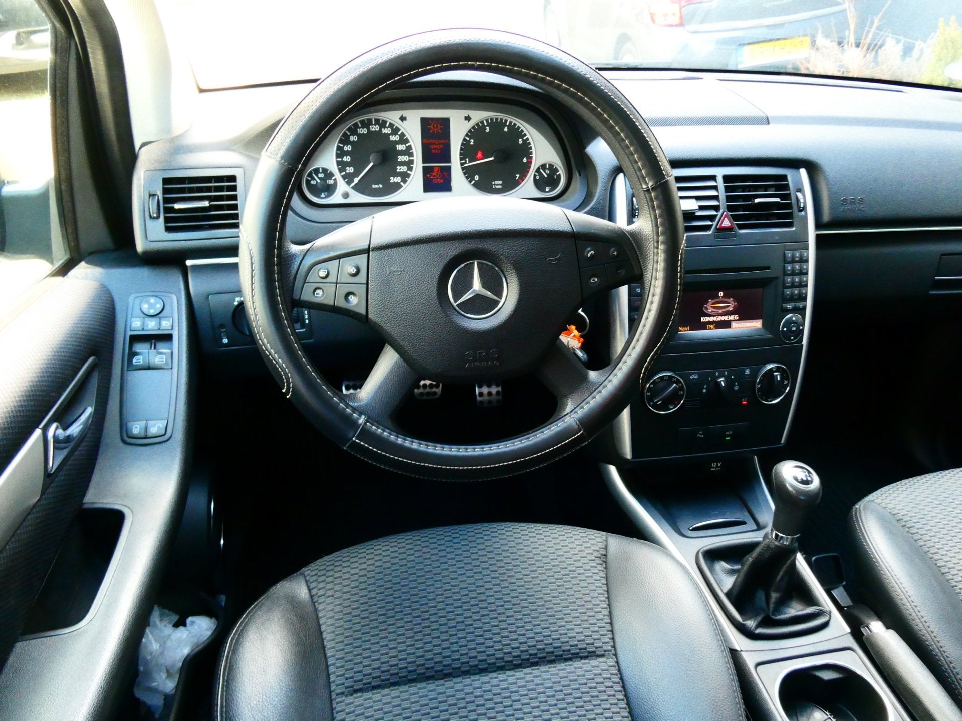 Mercedes-Benz B-klasse 180 116pk 2e eig. Airco Cruise PDC Tr, Voorwielaandrijving, Euro 5, Gebruikt, Zwart