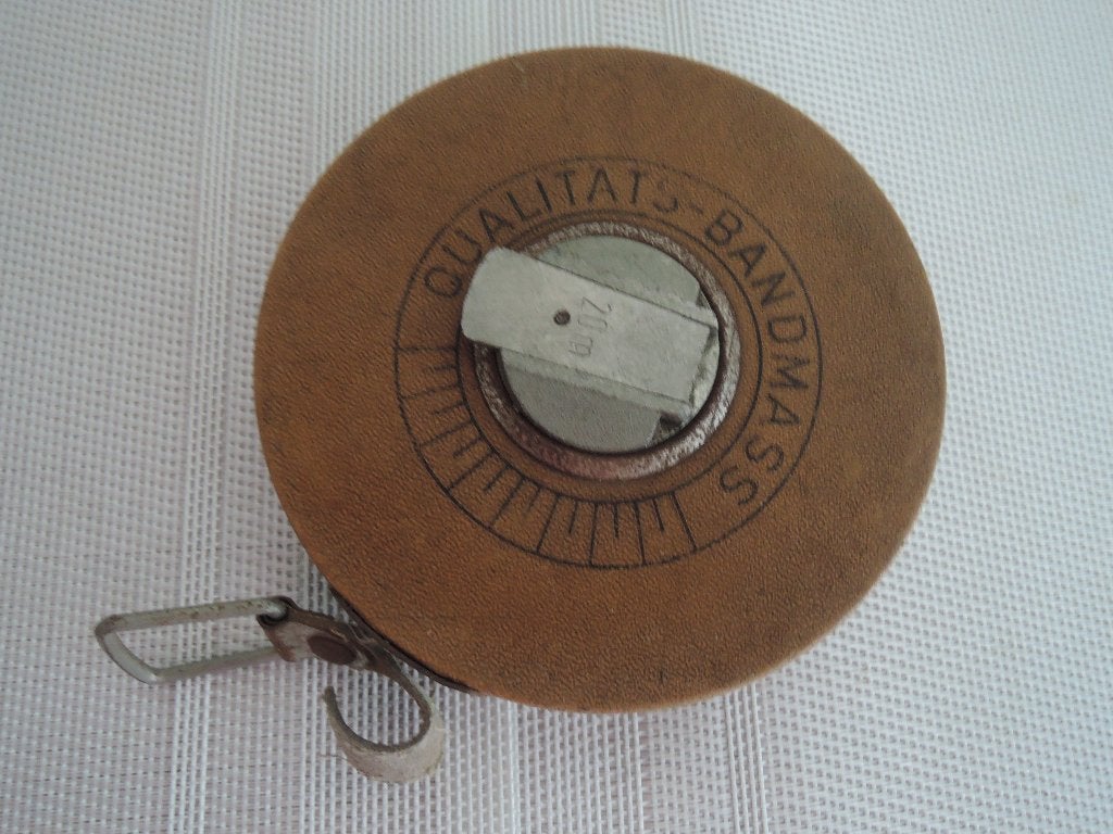 Ouderwets meetlint in cassette, Antiek en Kunst, Antiek | Gereedschap en Instrumenten, Ophalen of Verzenden