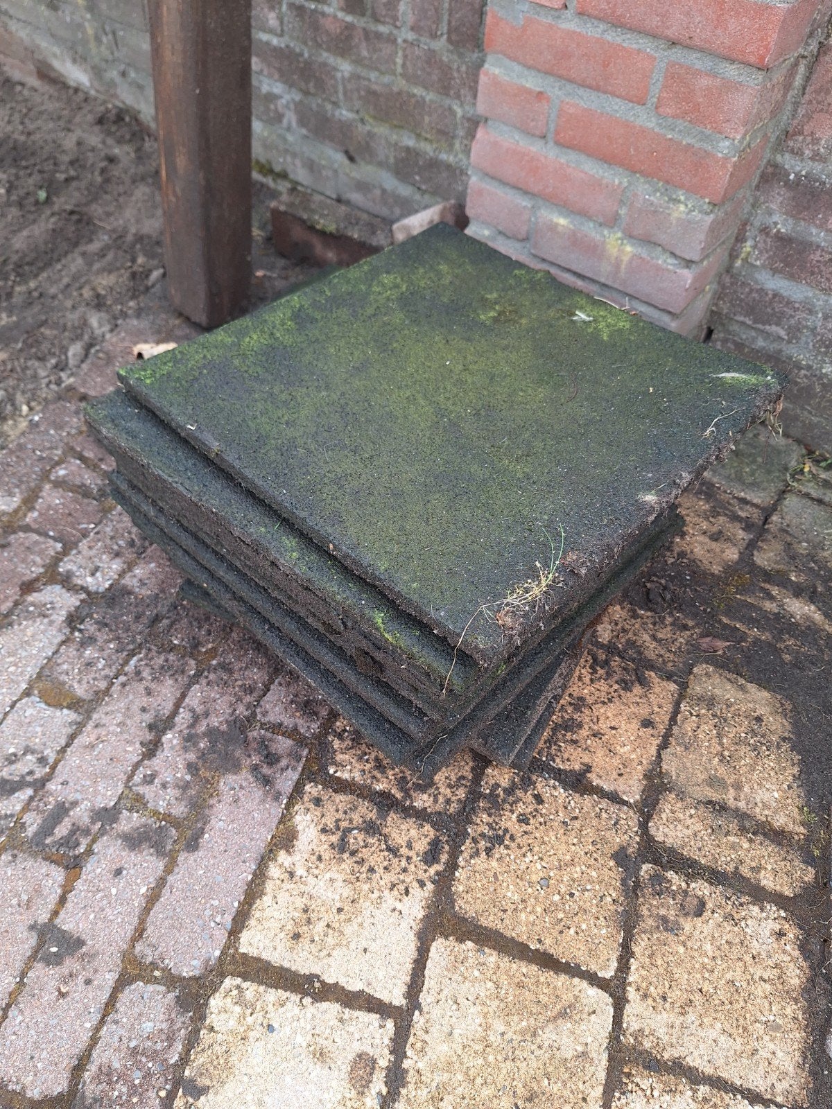 Rubberen tegels - Gebruikt, Doe-het-zelf en Verbouw, Tegels, Ophalen, Gebruikt, 40 tot 60 cm, Minder dan 5 m²