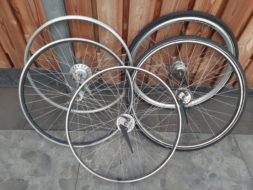 Verschillende setjes wielen 18 t/m 28 inch, Wiel, Overige materialen, Ophalen of Verzenden, Zo goed als nieuw