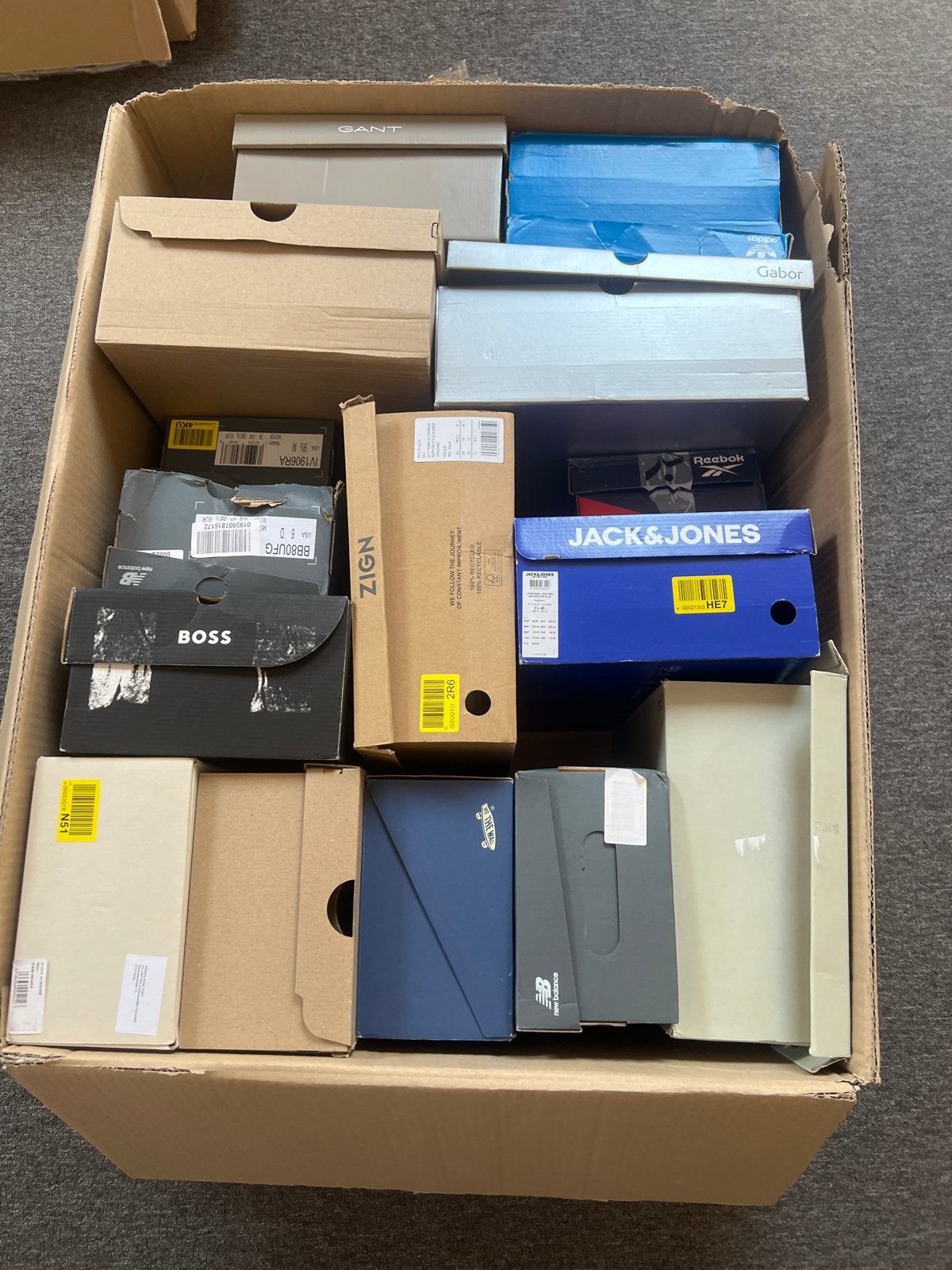 Grote doos met diverse schoenen en schoenendozen, Ophalen of Verzenden, Gedragen, Overige kleuren, Overige typen