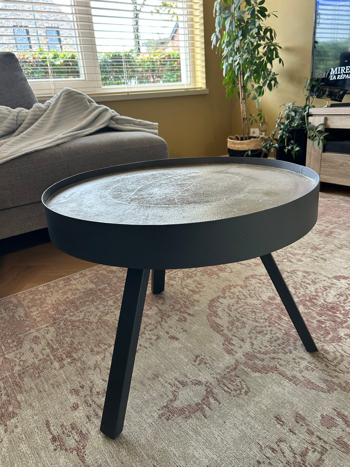 Salontafel betonlook - 58 cm doorsnee, Huis en Inrichting, Tafels | Salontafels, Ophalen, Overige materialen, Gebruikt, Rond
