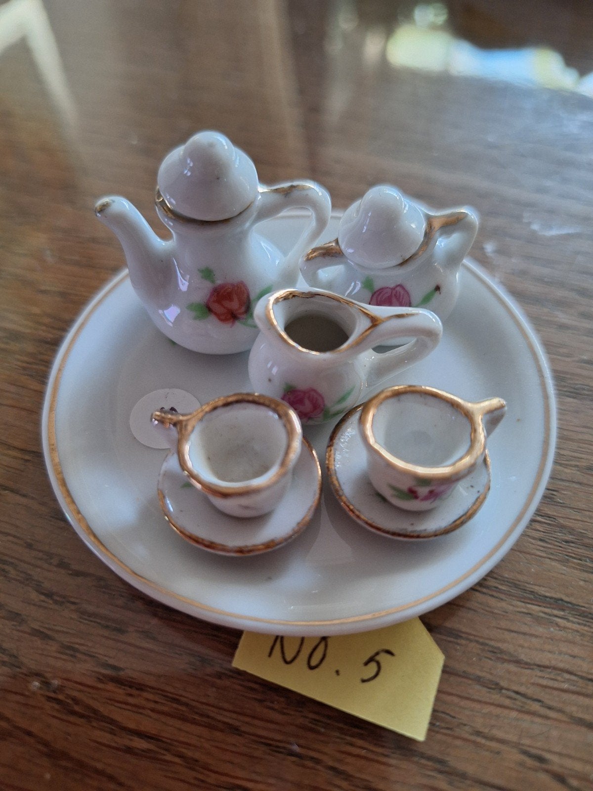 Miniatuur theeserviesje met roosjes en gouden randje, Ophalen of Verzenden