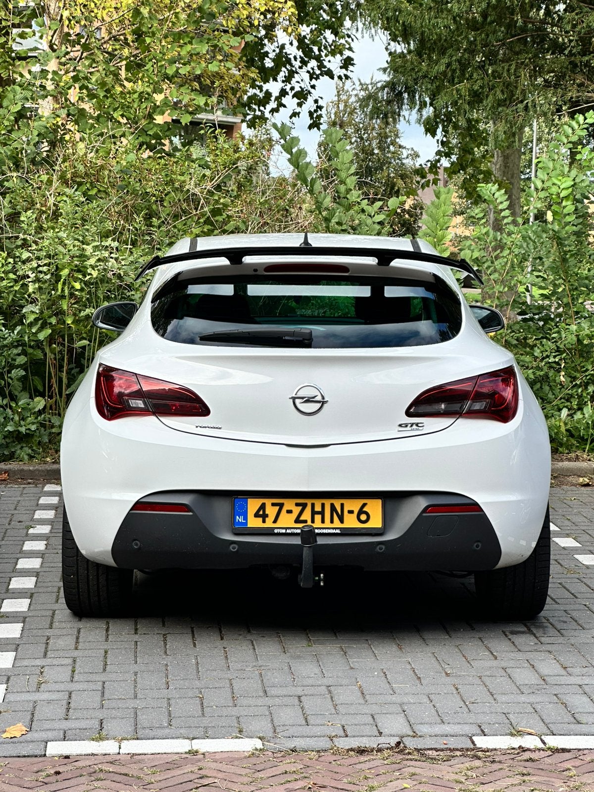 Opel Astra 1.4 Turbo 88KW GTC 2012 Wit nap, Voorwielaandrijving, 1350 kg, 4 cilinders, 700 kg
