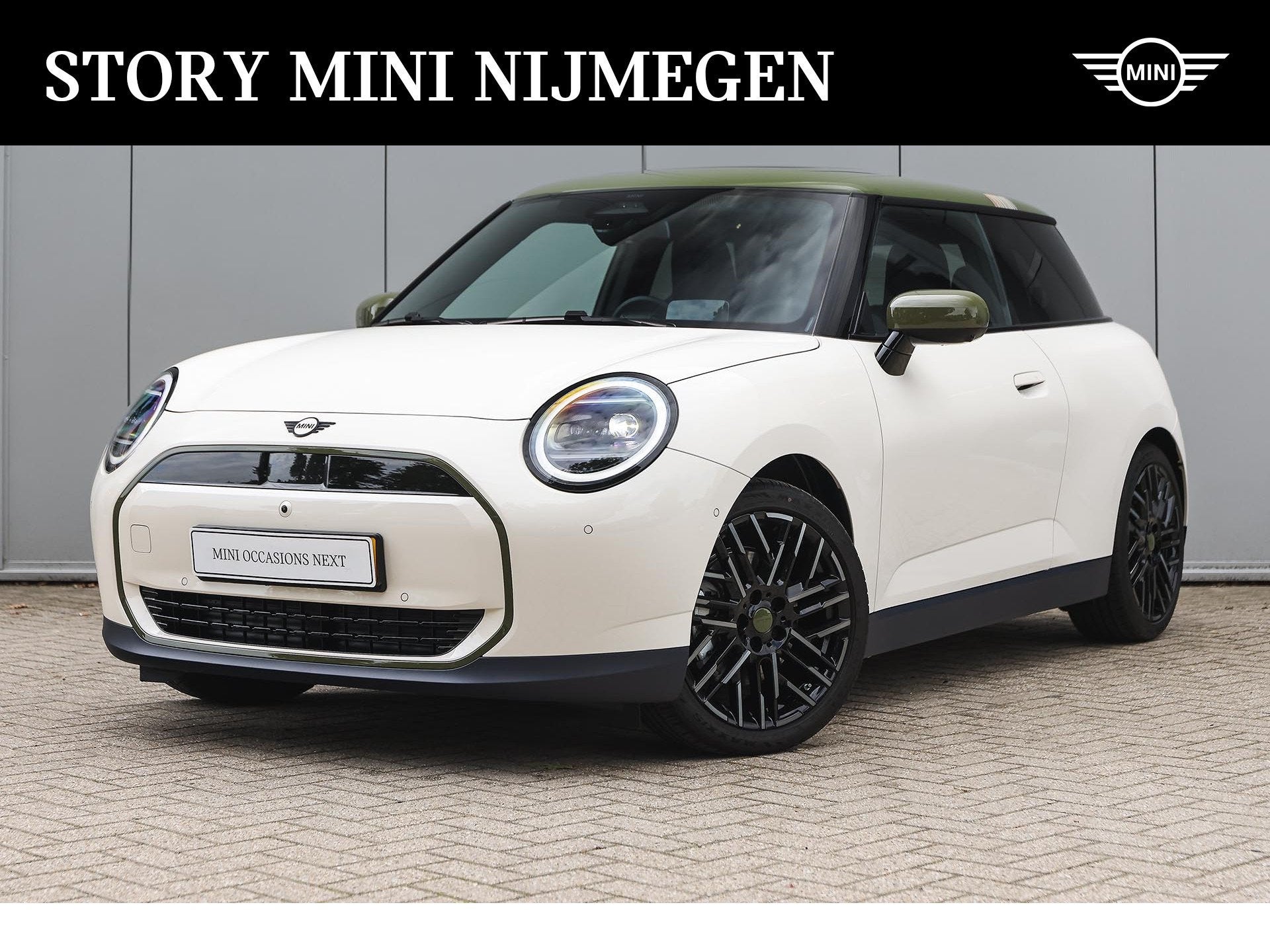 MINI Hatchback Cooper E / Panoramadak / JCW Sportstoelen / C, Auto's, Dealer onderhouden, Met garantie (alle), 4 stoelen, Leder en Stof
