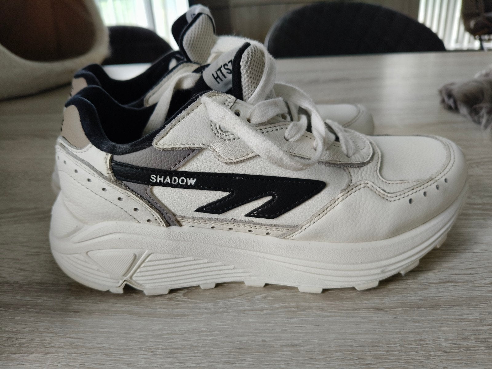Hi-Tec Shadow Sneakers Maat 38, Hi-Tec, Wit, Ophalen of Verzenden, Sneakers of Gympen