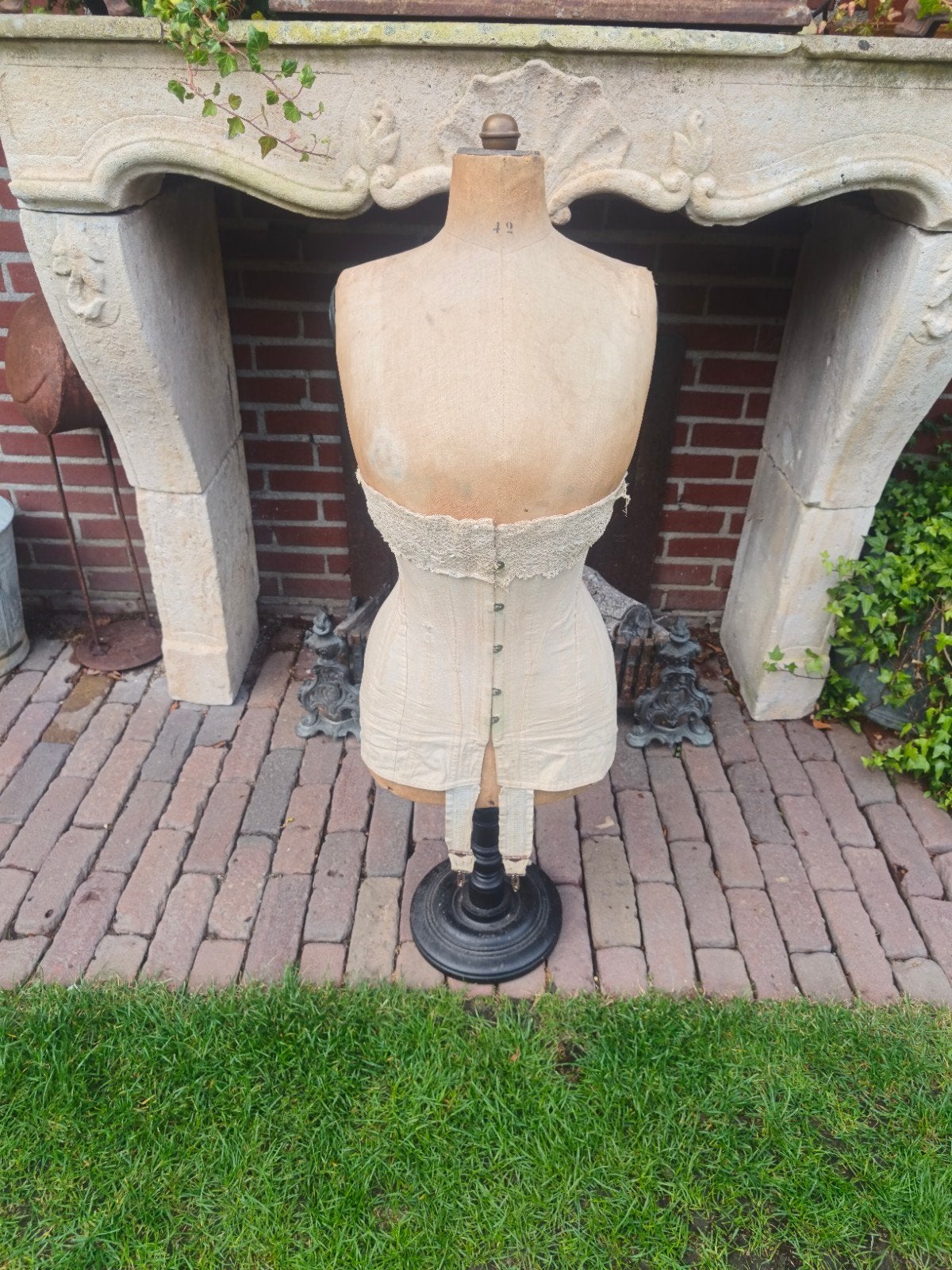 oude corsetbuste / tafelbuste mannequin paspop *schapenweide, Ophalen