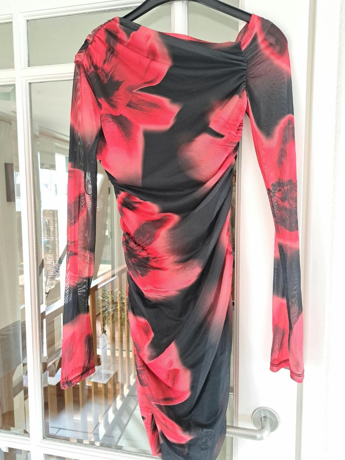 Shein jurk met bloemenprint, Zwart, Ophalen of Verzenden, Zo goed als nieuw, Knielengte