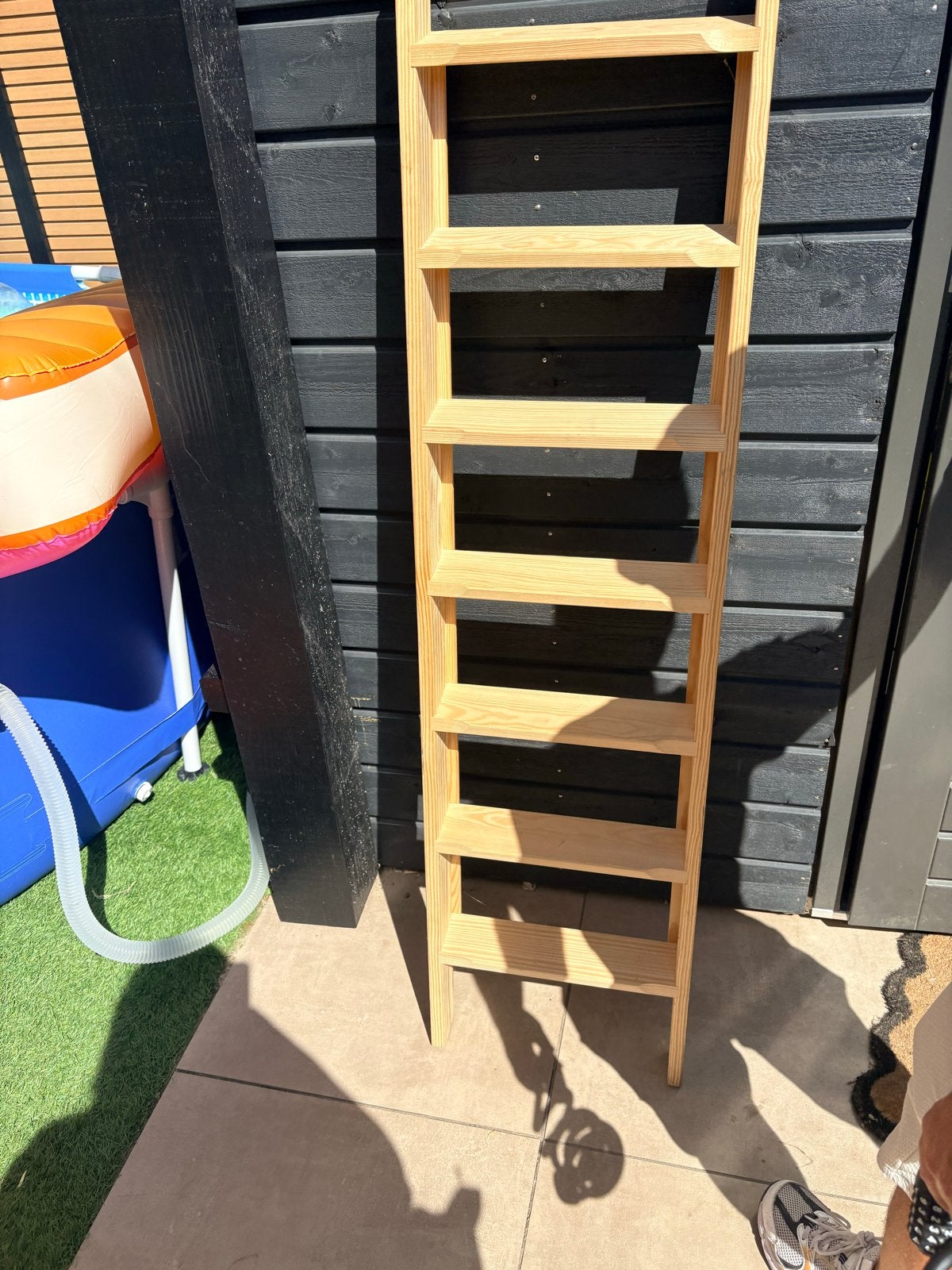 Houten bed ladder  met haken, Doe-het-zelf en Verbouw, Ladders en Trappen, Ophalen, Zo goed als nieuw, Ladder, Minder dan 2 meter