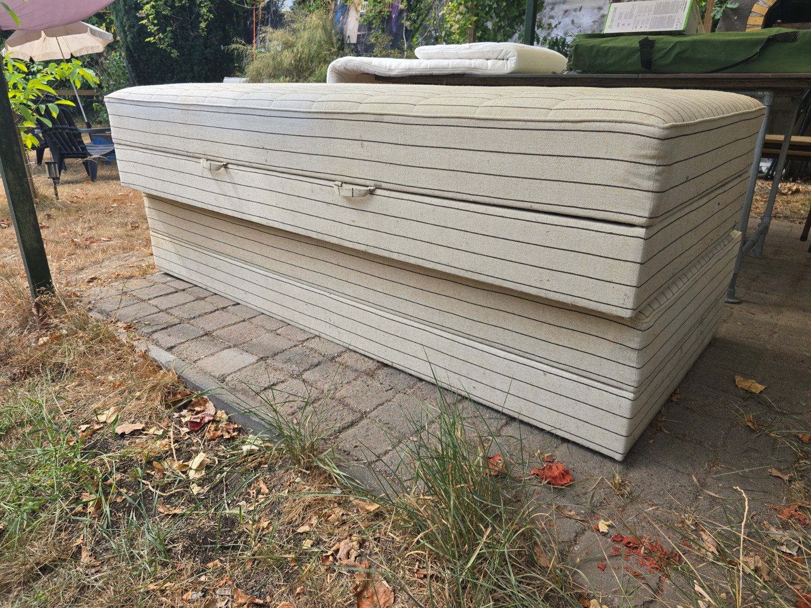 Comfortabele bedden  met opbergruimte, Huis en Inrichting, Slaapkamer | Boxsprings, Ophalen, Gebruikt, Eenpersoons, Beige