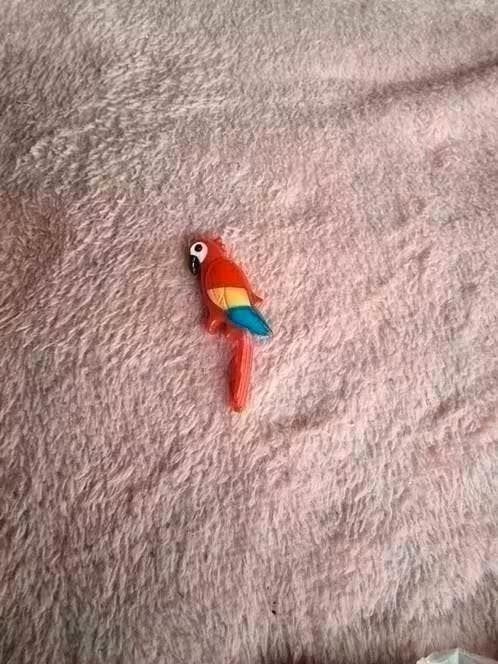 Miniatuur Papegaai voor Poppenhuis -Kleurrijk en Gedetaillee, Ophalen of Verzenden, Zo goed als nieuw
