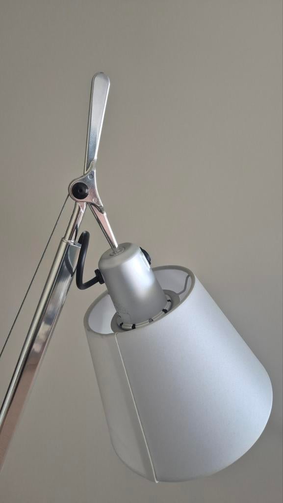 Artemide Tolomeo leeslamp, Ophalen