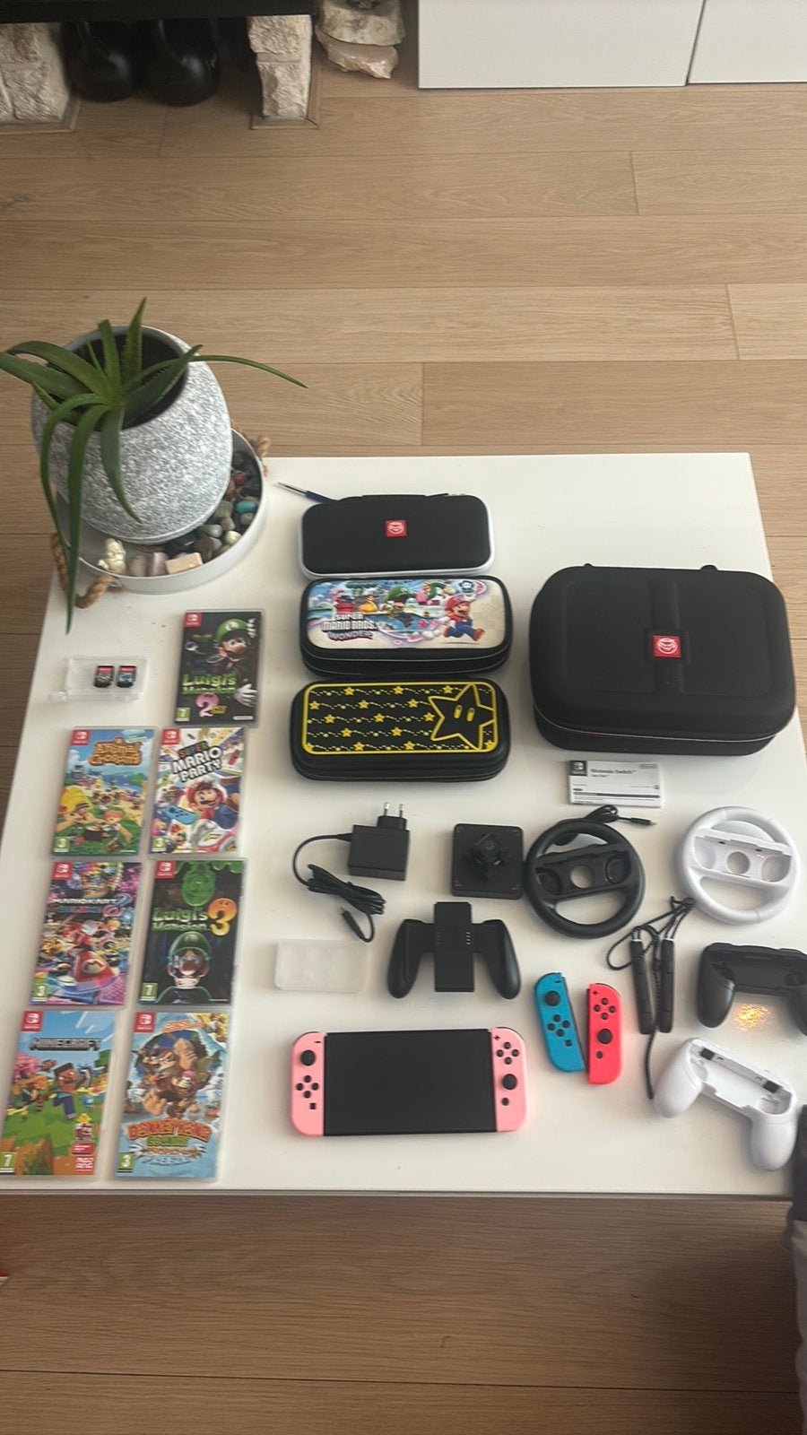 Nintendo Switch OLED (HEG-001), Spelcomputers en Games, Spelcomputers | Nintendo Switch, Ophalen, Zo goed als nieuw, Met 2 controllers