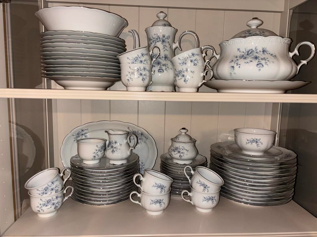 Prachtig 12-delig servies - Blauw bloemmotief, Ophalen
