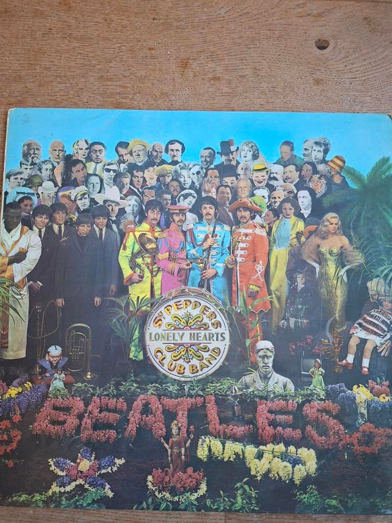 The Beatles - Sgt. Pepper's Lonely Hearts Club Band LP, Gebruikt, Ophalen of Verzenden, Gatefold hoes, 12 inch