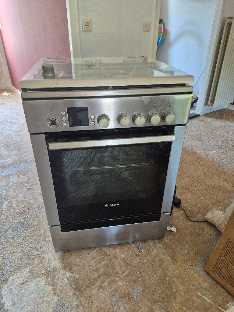 Bosch gasfornuis, Witgoed en Apparatuur, Fornuizen, Gebruikt, Vrijstaand, Gas, 4 kookzones, 85 tot 90 cm, 45 tot 60 cm, Grill