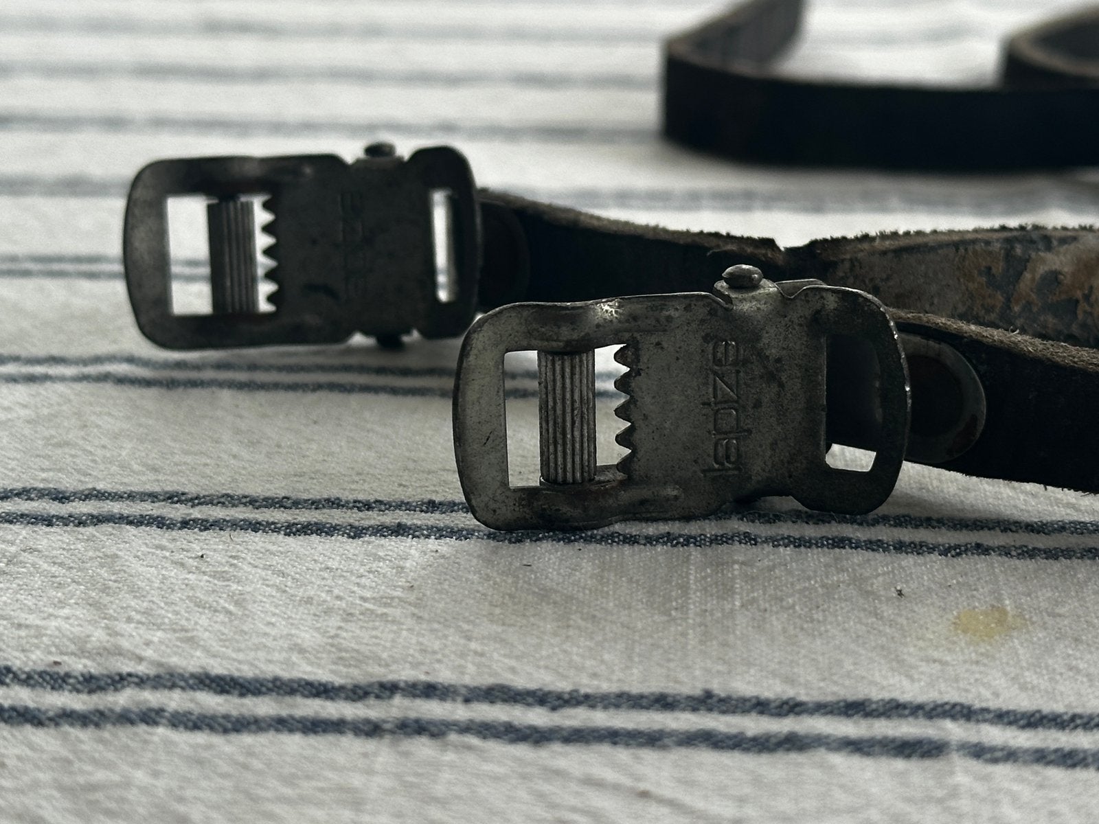 Vintage Raleigh fietspedalen riempjes / toeclip riempjes, Dieren en Toebehoren, Ophalen, Zo goed als nieuw