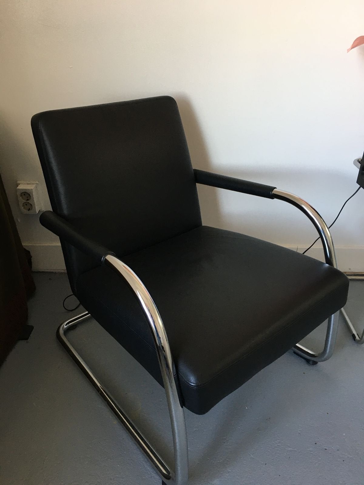 Kalfsleren stoel vitra, Ophalen, Zo goed als nieuw, 50 tot 75 cm