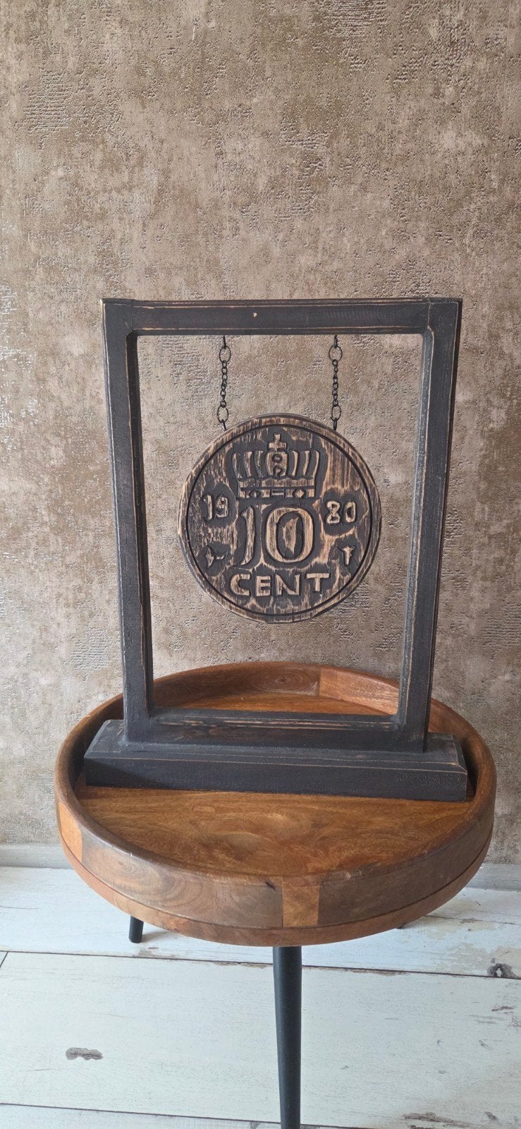 houten frame met hangend munt, Ophalen