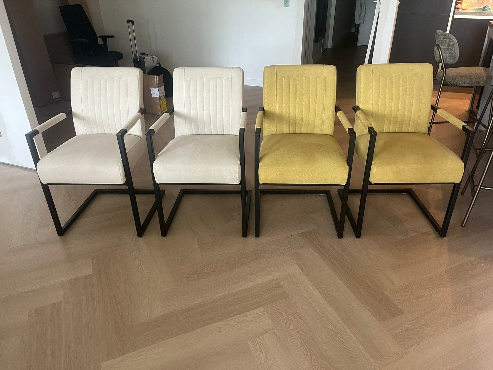 4 eetkamerstoelen kwaliteitstoelen, Huis en Inrichting, Stoelen, Ophalen, Zo goed als nieuw, Grijs, Vijf, Zes of meer stoelen