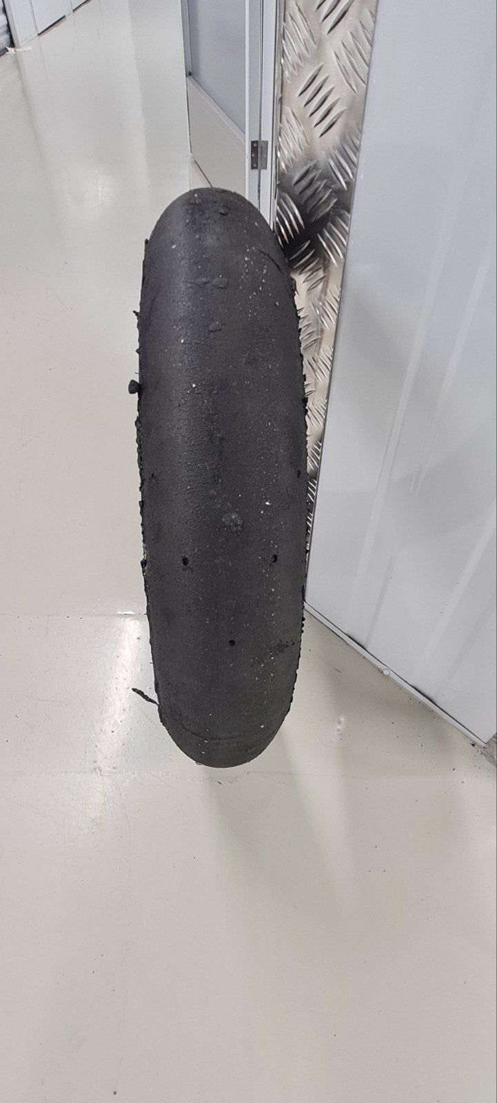 Pirelli Diablo Superbike SC2 120/70/17, Ophalen