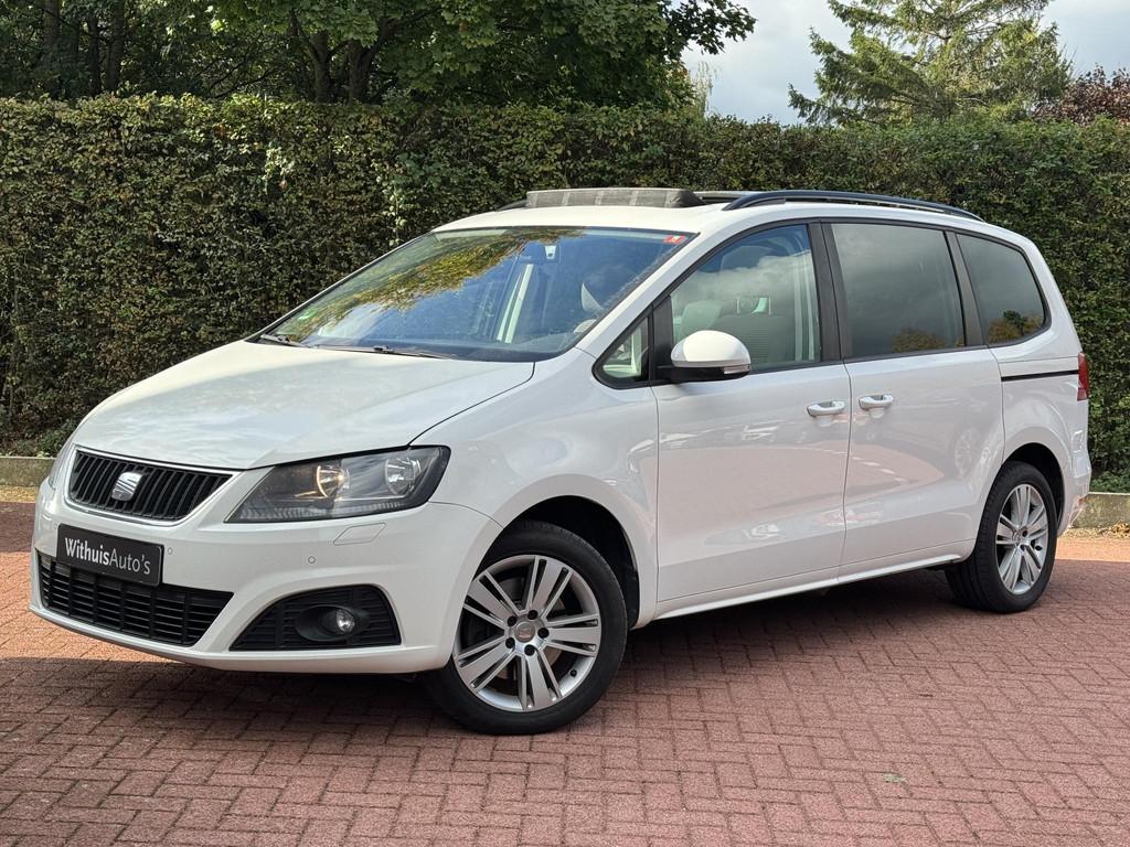 SEAT Alhambra 1.4 TSI 150PK 7-PERSOONS Pano Trekhaak Camera, Auto's, Voorwielaandrijving, Euro 5, Stof, Gebruikt