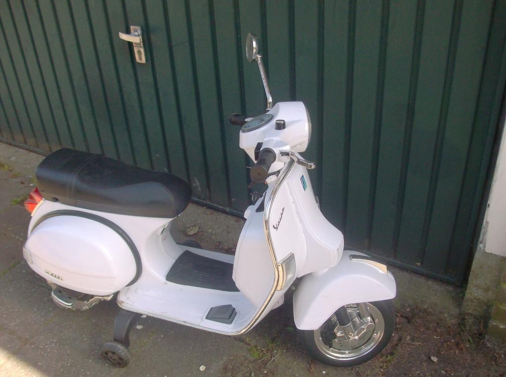 elektrisch kinder scooter Vespa, Ophalen, Zo goed als nieuw