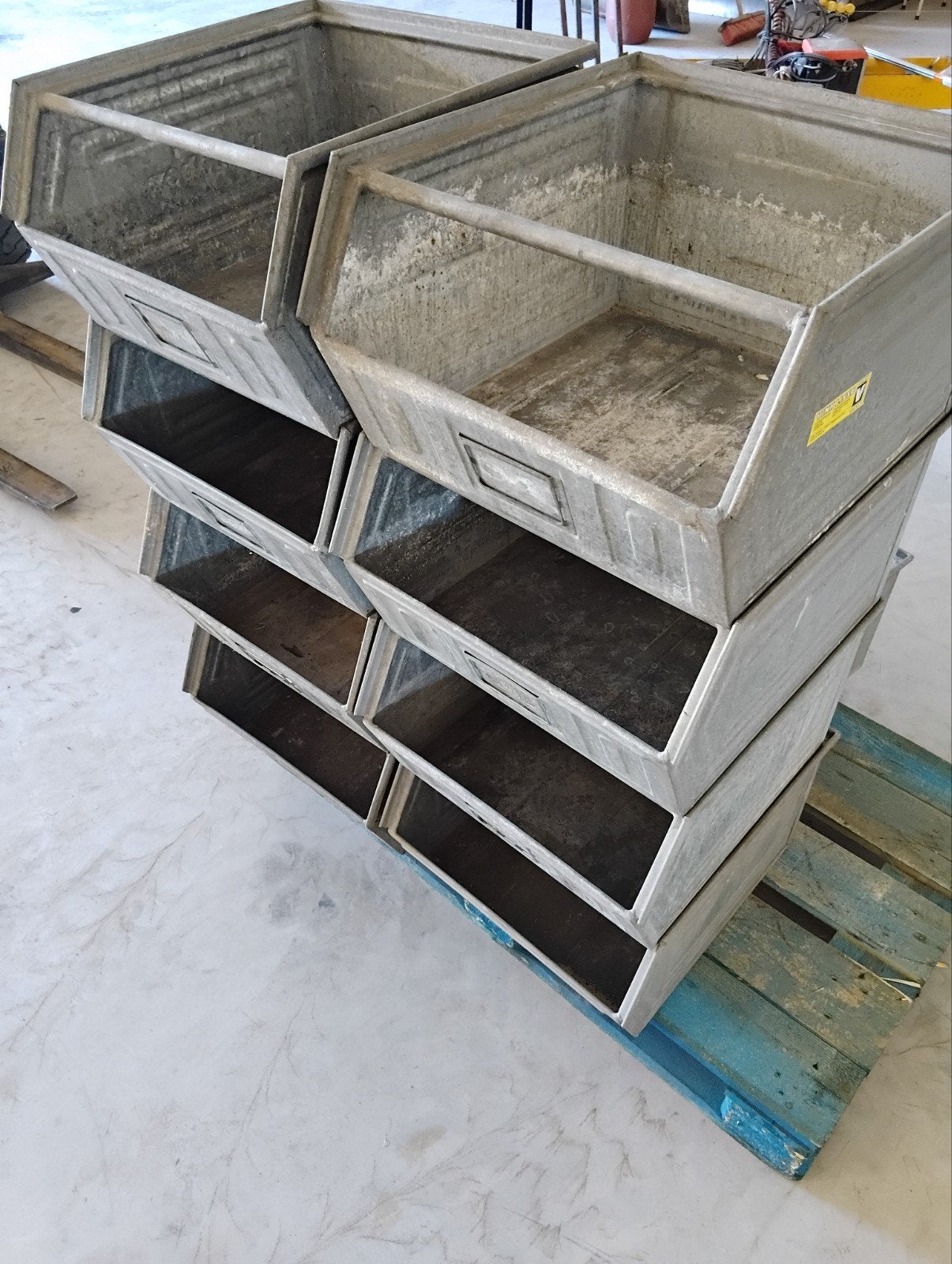 Stapelbakken magazijnbakken staal verzinkt, Ophalen, 60 cm of meer, Bak of Kist, Minder dan 35 cm
